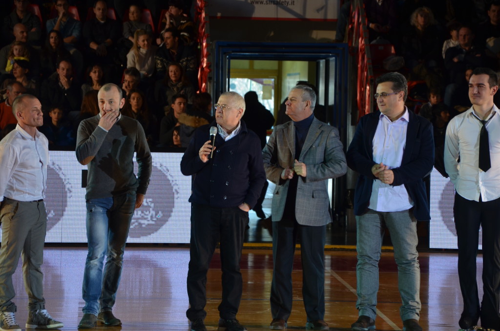 Da sinistra: Massimo Giraldi, allenatore Skating Club Ponte San Giovanni, Roberto Barola (FIHP), Ilio Liberati, assessore Comune di Perugia, Domenico Ignozza, presidente Coni, Maurizio Pascolini (FIHP), Simone Porzi