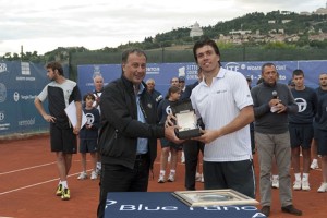 tennis atp todi marchesini premia vincitore argentino berlocq